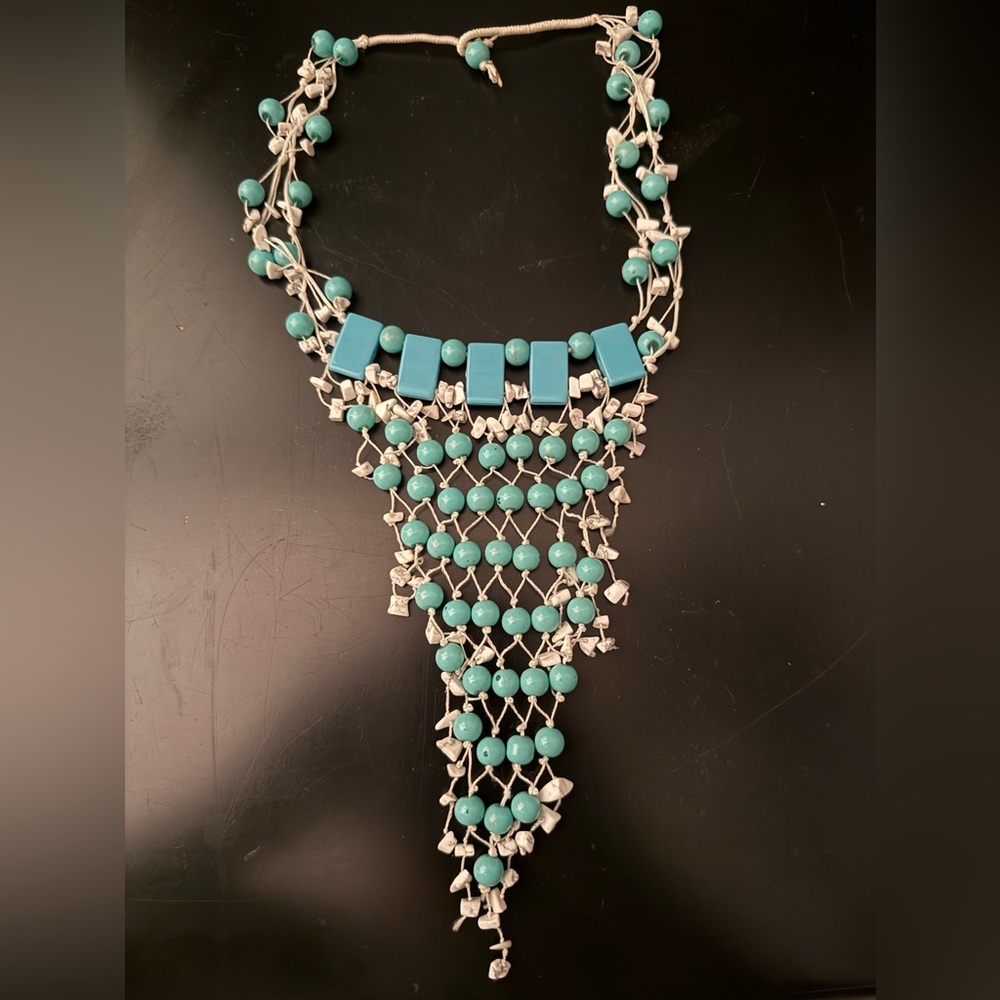 Elegant Turquoise Beaded Necklace